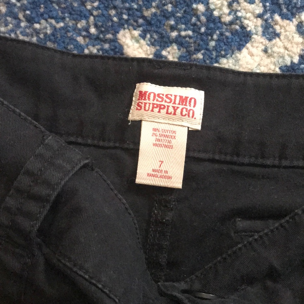 Shorts - Picture 3 of 3